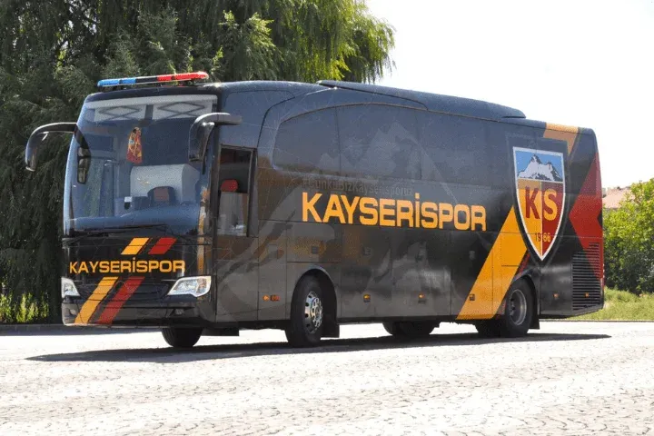 Süper Lig'de Bulunan Futbol Takımlarının Otobüsleri