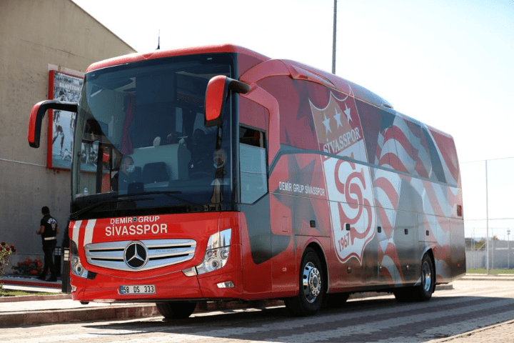 sivasspor futbol takım otobüsü