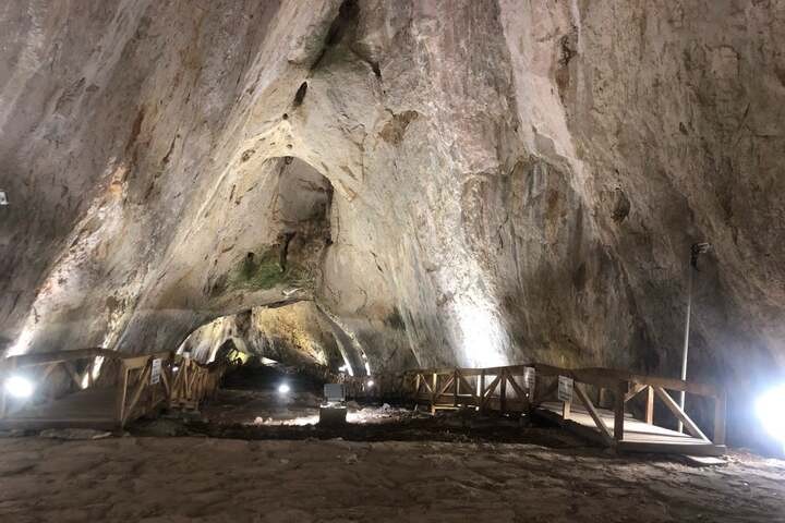 İnaltı Mağarası