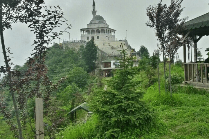 kıble dağı camii
