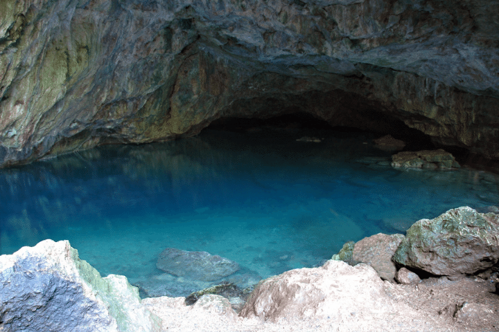 zeus mağarası